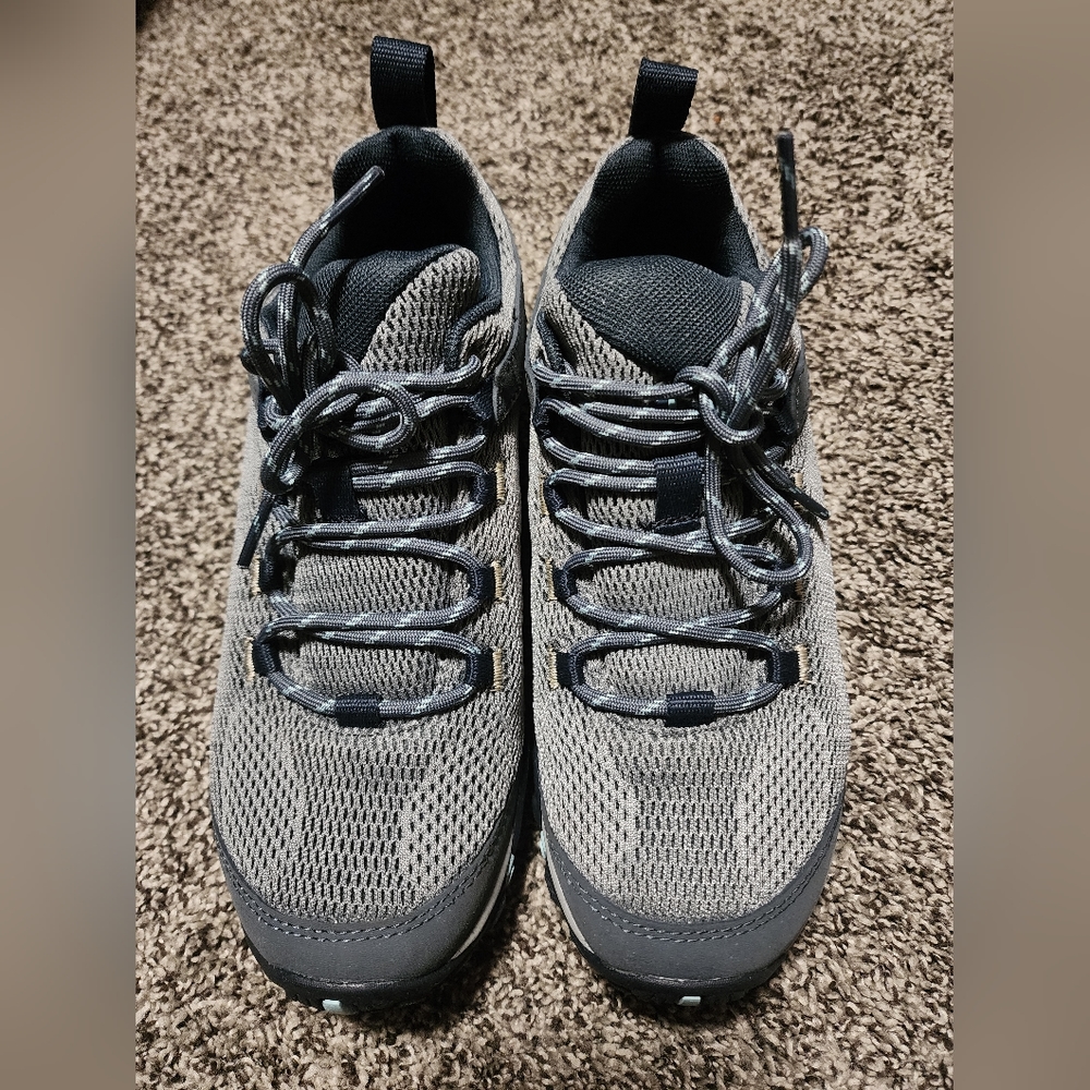 *LIKE NEW* MERRELL Yokota 2-E Mesh--Size 8--Charcoal